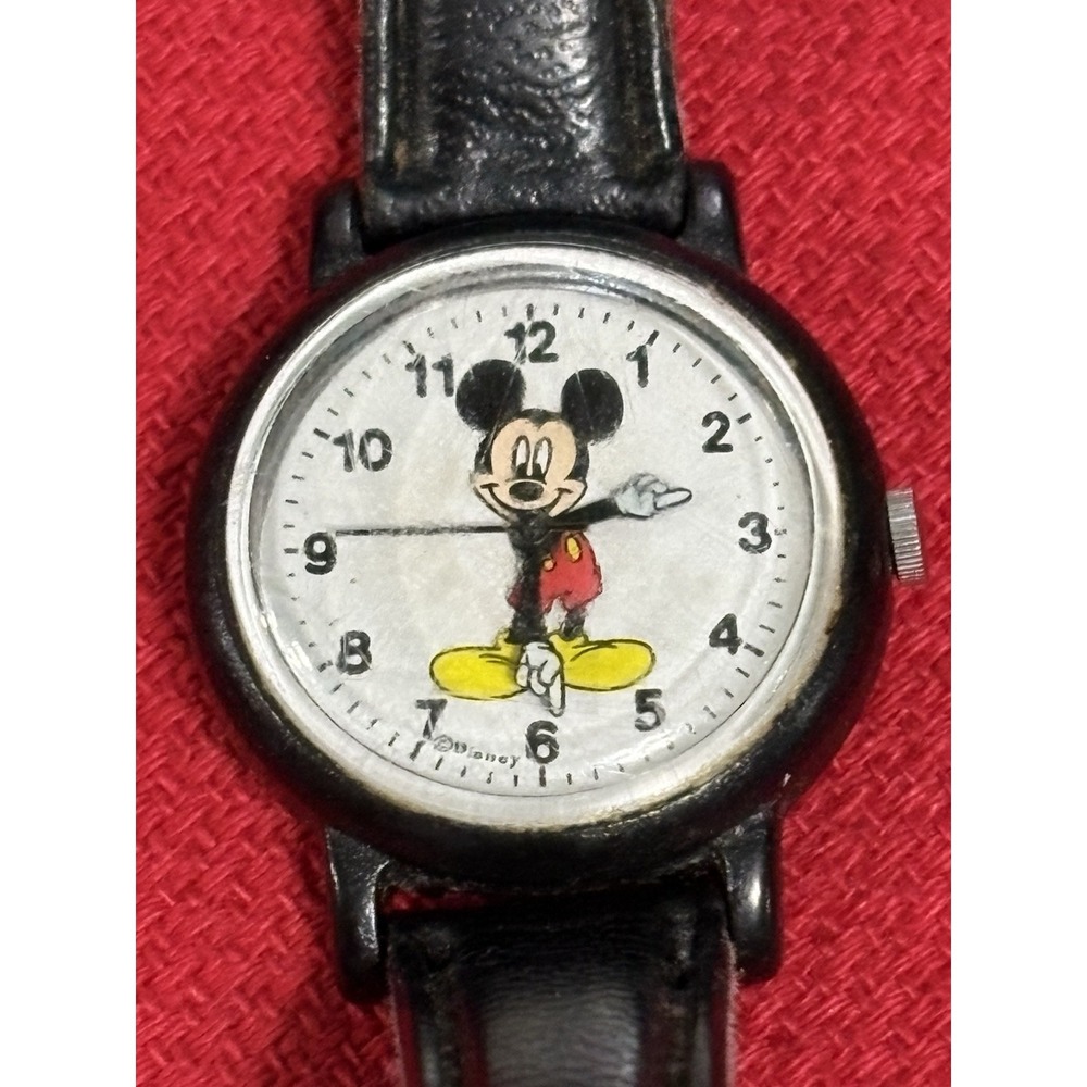 Mickey Mouse Lorus Disney Wrist watch Black Buckle Band Collectible RUNS!